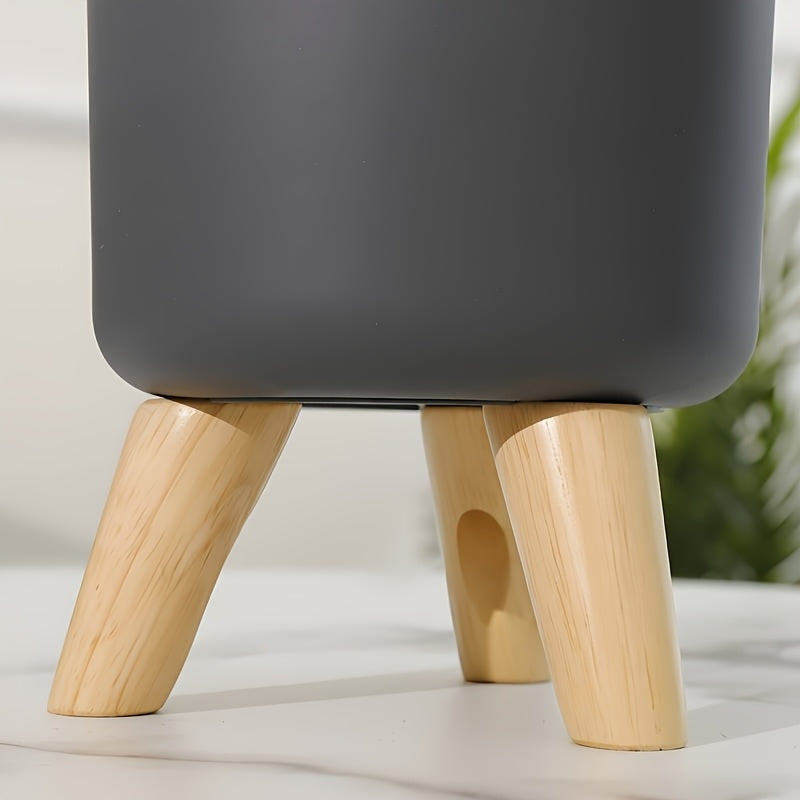 Round Planter with Wooden Legs – product image 3