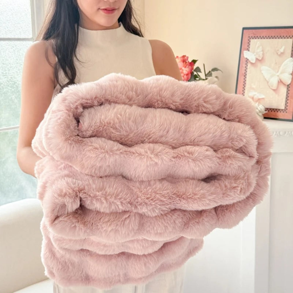 Deep Pile Faux Fur Throw – product image 4