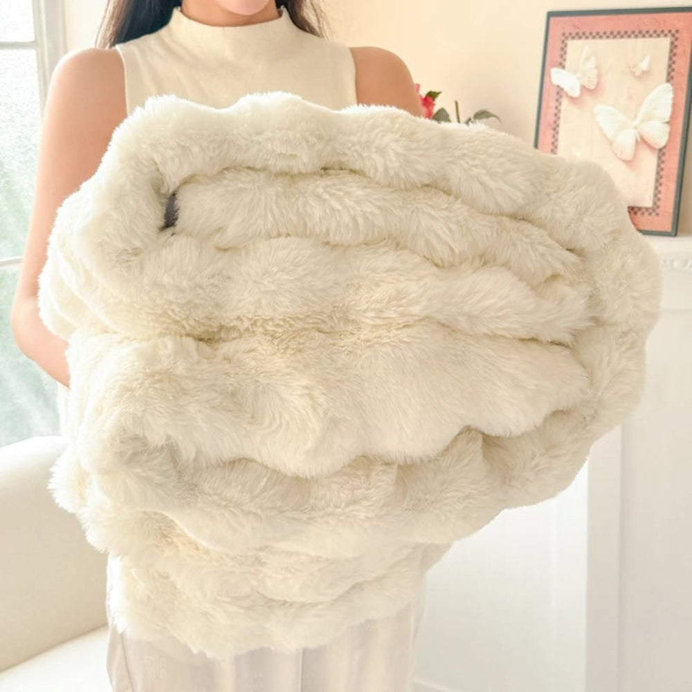 Deep Pile Faux Fur Throw – product image 5