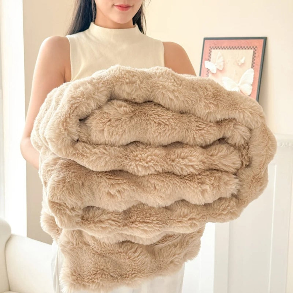 Deep Pile Faux Fur Throw – product image 6