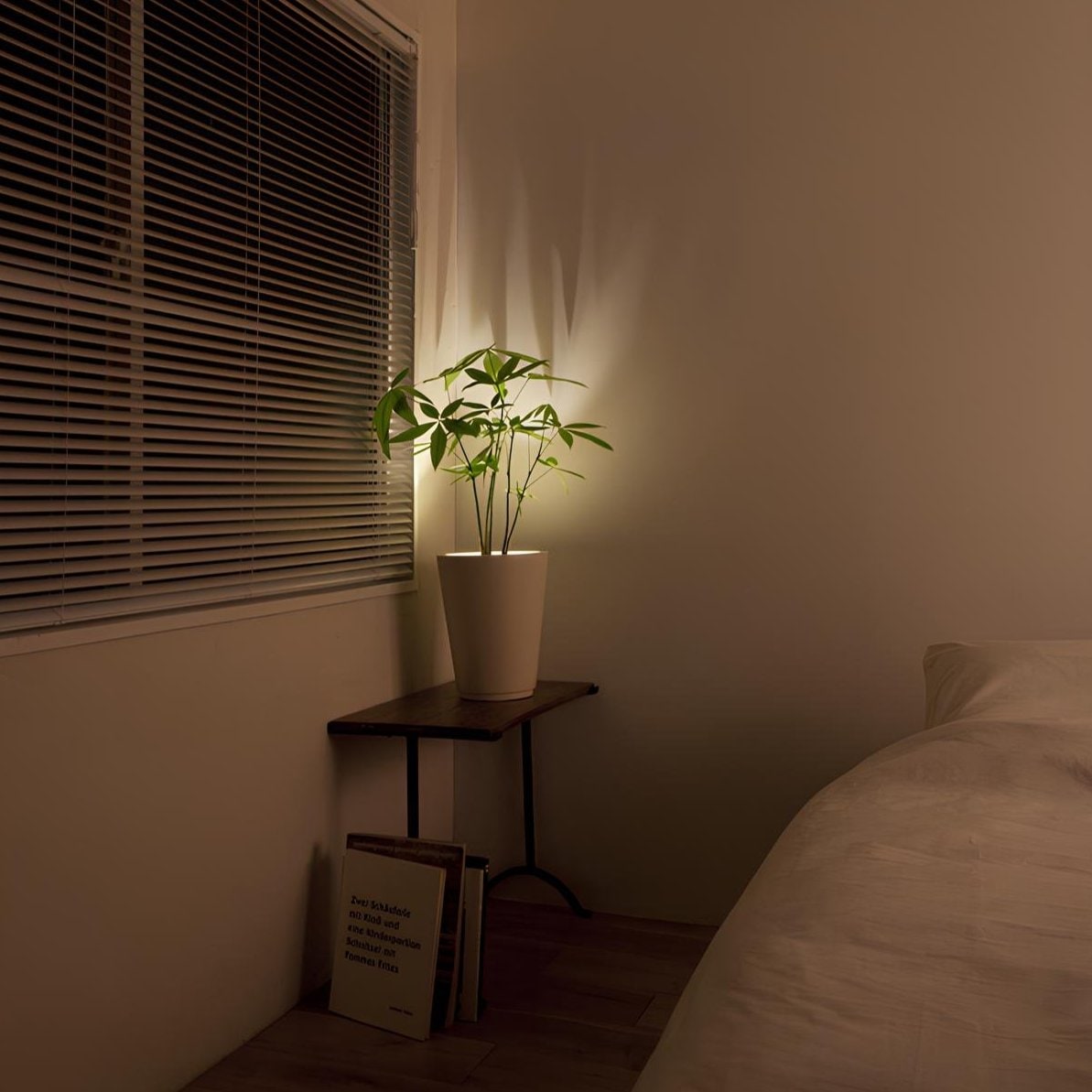 Adjustable LED Spotlight Wall Sconce – product image 9